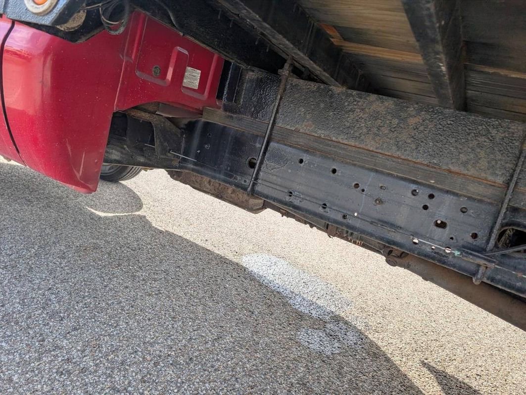 Used 2005 Ford F450 2WD Regular Cab Super Duty image 25