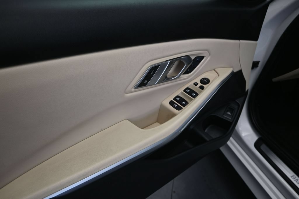 Certified 2023 BMW 330i Sedan w/ Driving Assistance Package RWD image 11