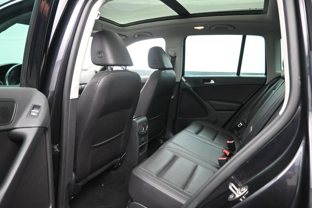 Used 2017 Volkswagen Tiguan Wolfsburg Edition FWD image 25