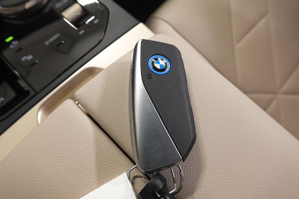 Used 2023 BMW iX xDrive50 w/ Sport Package AWD/4WD image 24