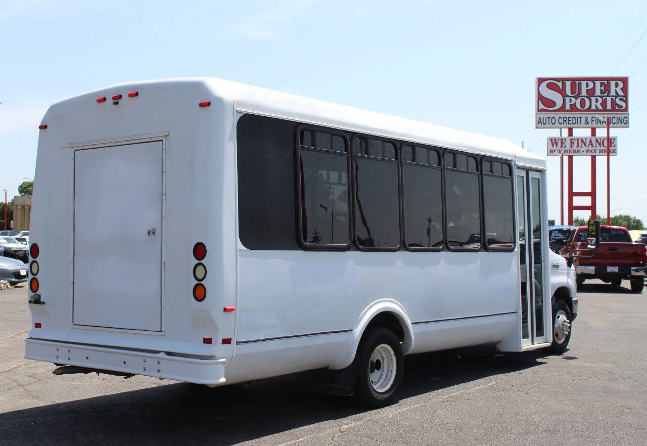 Used 2013 Ford E-450 and Econoline 450 Super Duty w/ Shuttle Bus Prep Pkg RWD image 4
