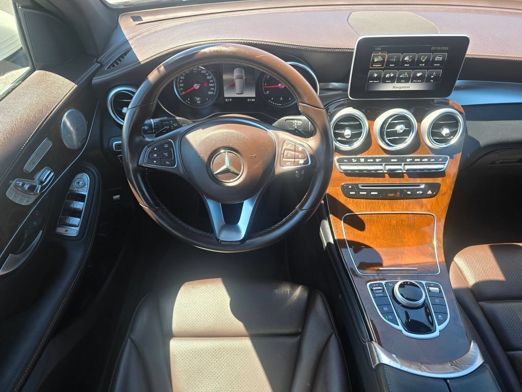 Used 2018 Mercedes-Benz GLC 300 4MATIC image 2