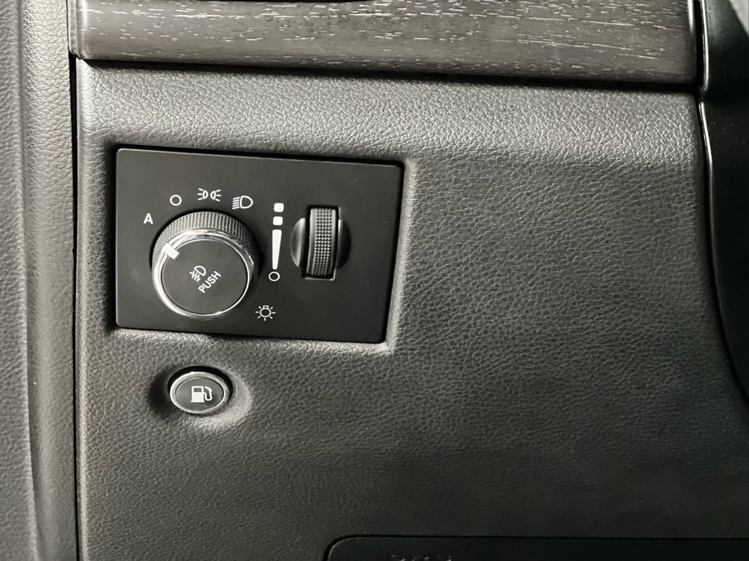 Used 2018 Jeep Grand Cherokee Altitude AWD/4WD image 20
