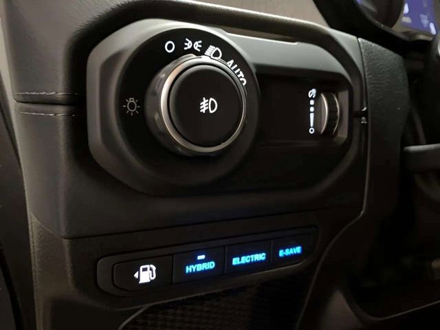 Used 2025 Jeep Wrangler Unlimited Sahara w/ Safety Group AWD/4WD image 39