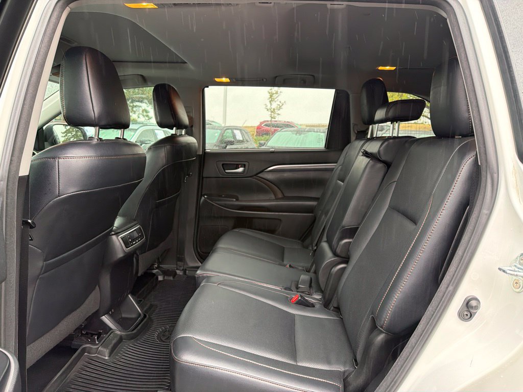 Used 2018 Toyota Highlander Limited AWD/4WD image 20