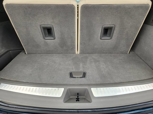 Used 2025 Cadillac XT6 Premium Luxury w/ LPO, Floor Liner Package FWD image 33