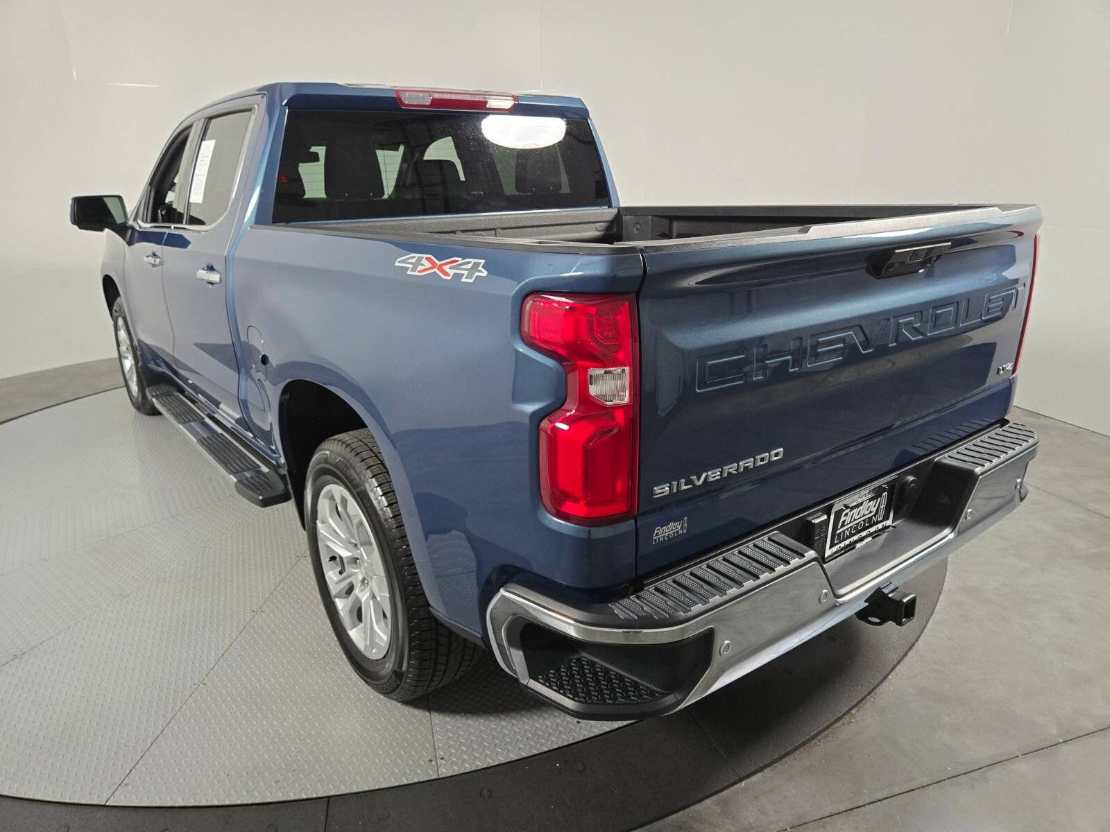 Used 2024 Chevrolet Silverado 1500 LTZ AWD/4WD image 6