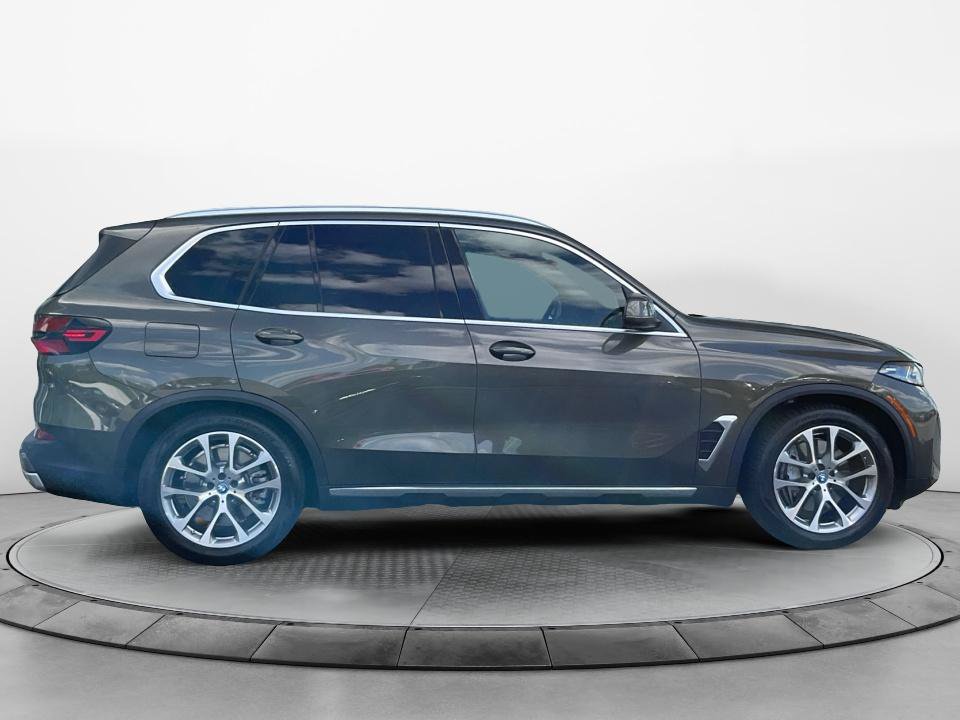 Used 2025 BMW X5 xDrive50e w/ Premium Package AWD/4WD image 8