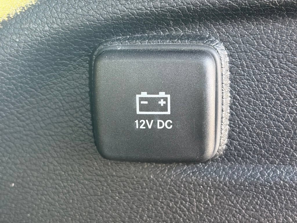 Used 2023 Jeep Grand Cherokee L Limited AWD/4WD image 12