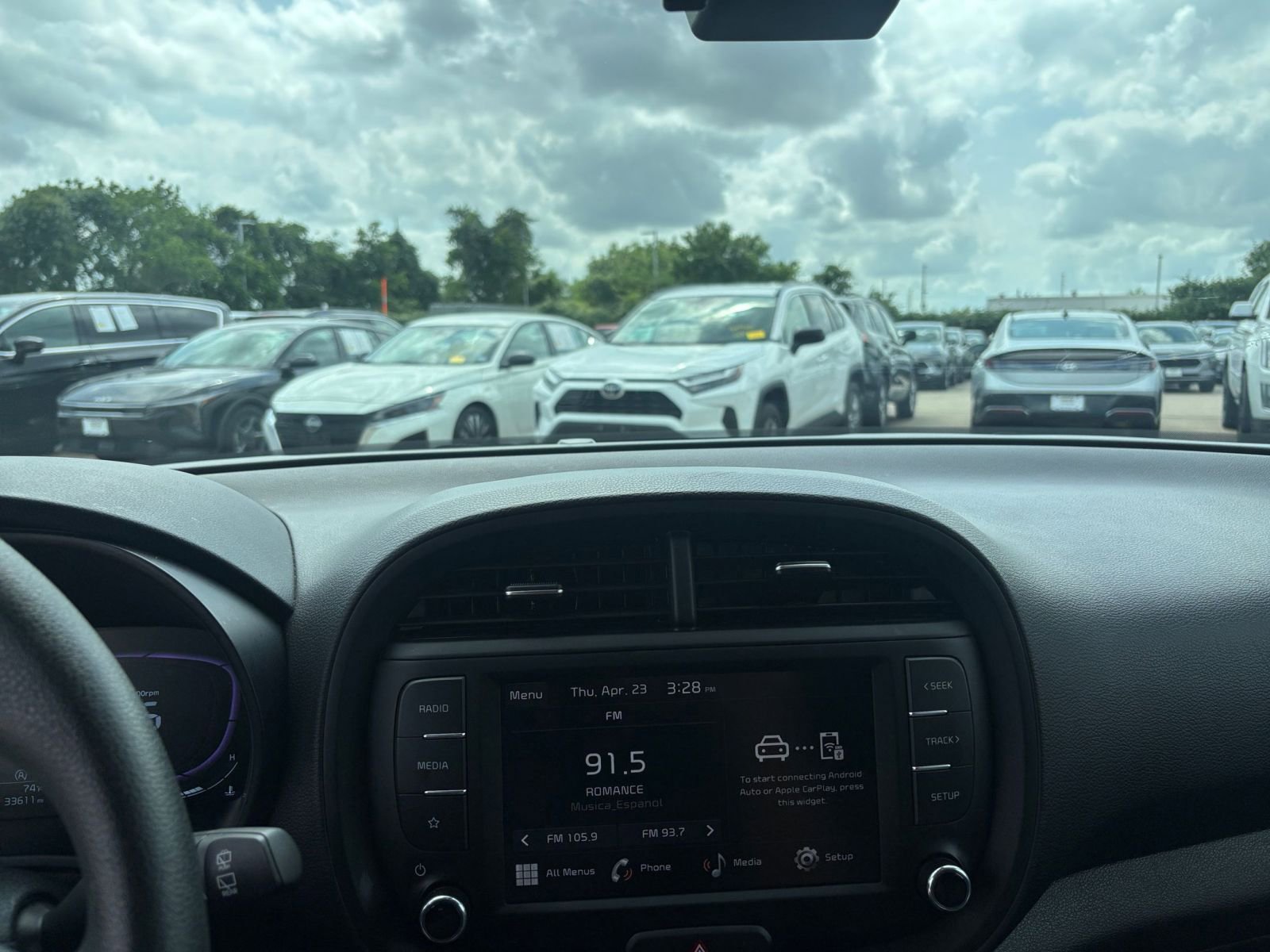 Used 2025 Kia Soul LX w/ LX Technology Package FWD image 17