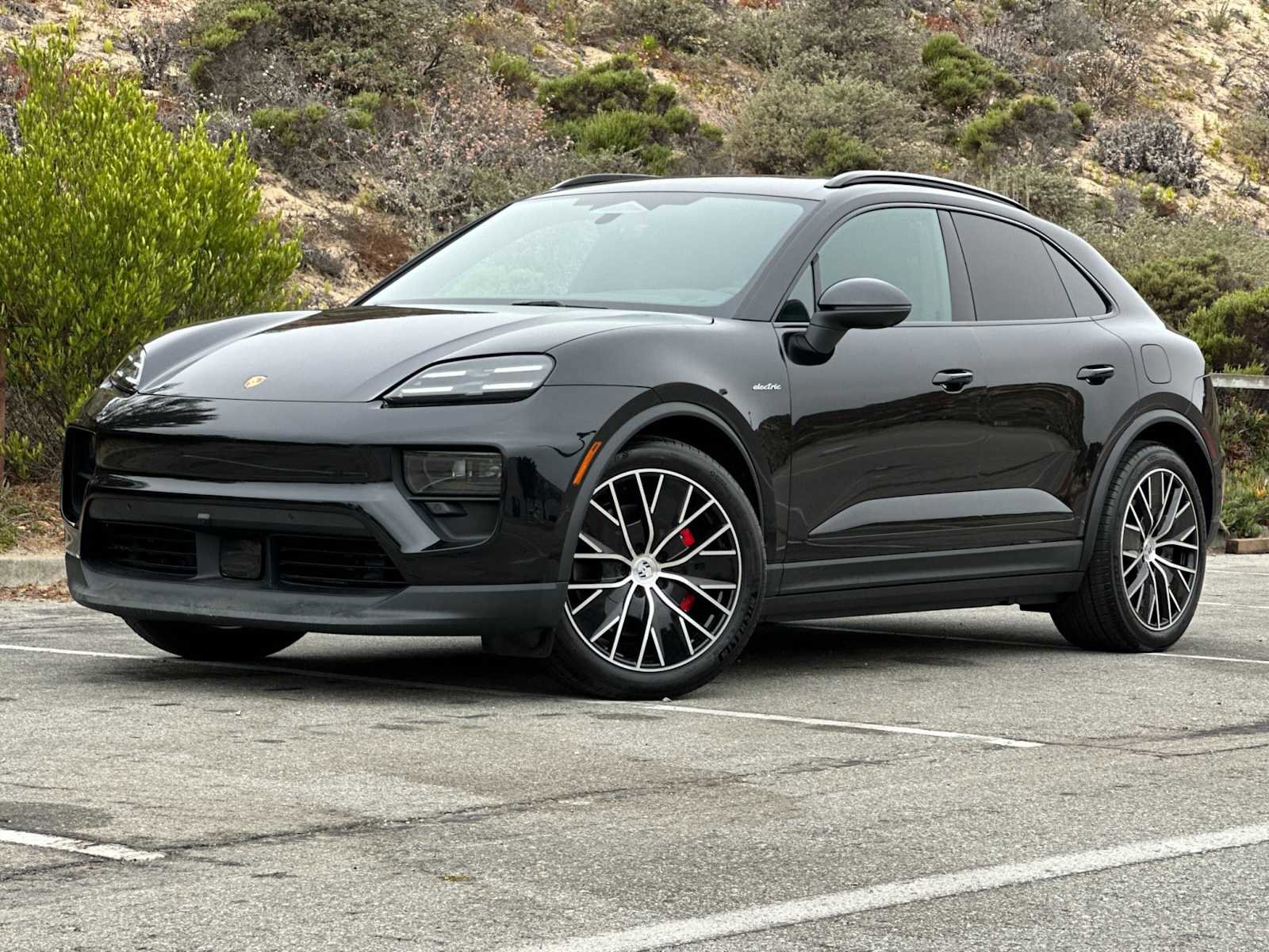 New 2025 Porsche Macan 4S Electric