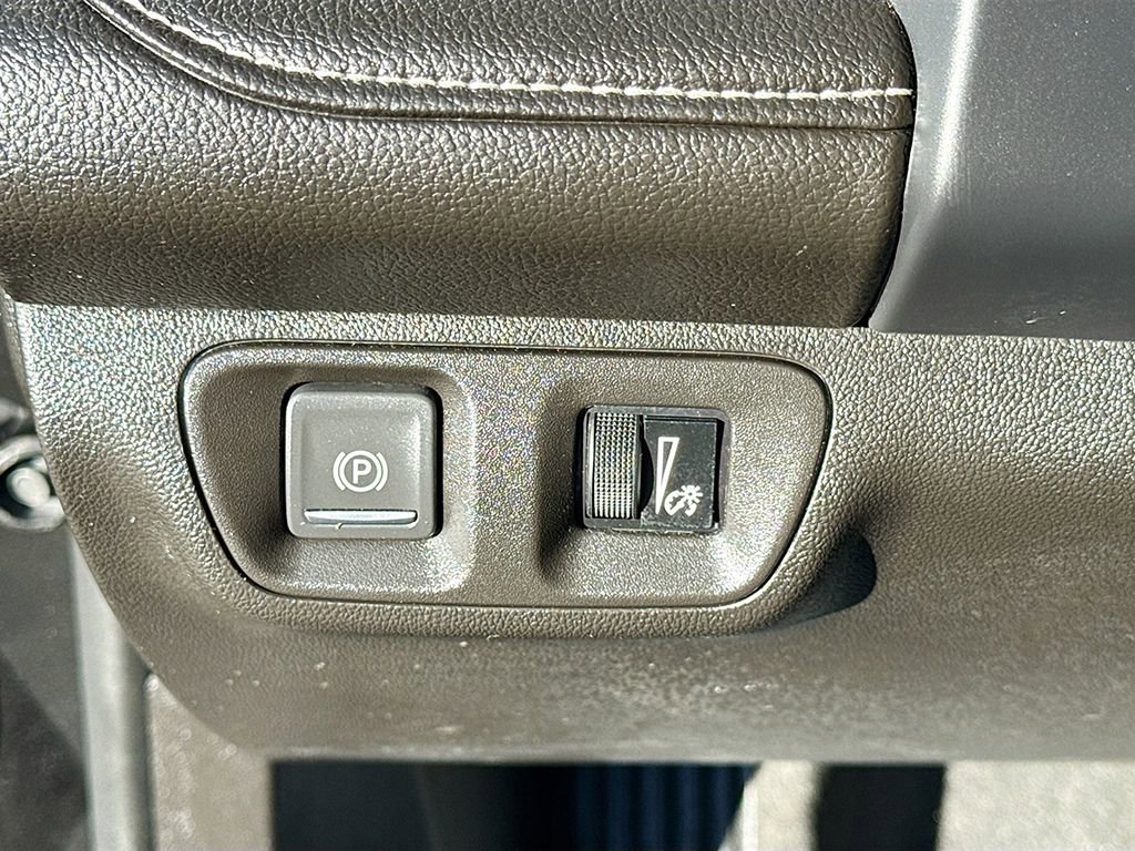 Used 2023 GMC Acadia SLE w/ Driver Convenience Package image 29