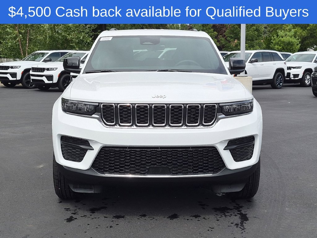 New 2026 Jeep Grand Cherokee Laredo w/ Trailer Tow Package AWD/4WD image 8