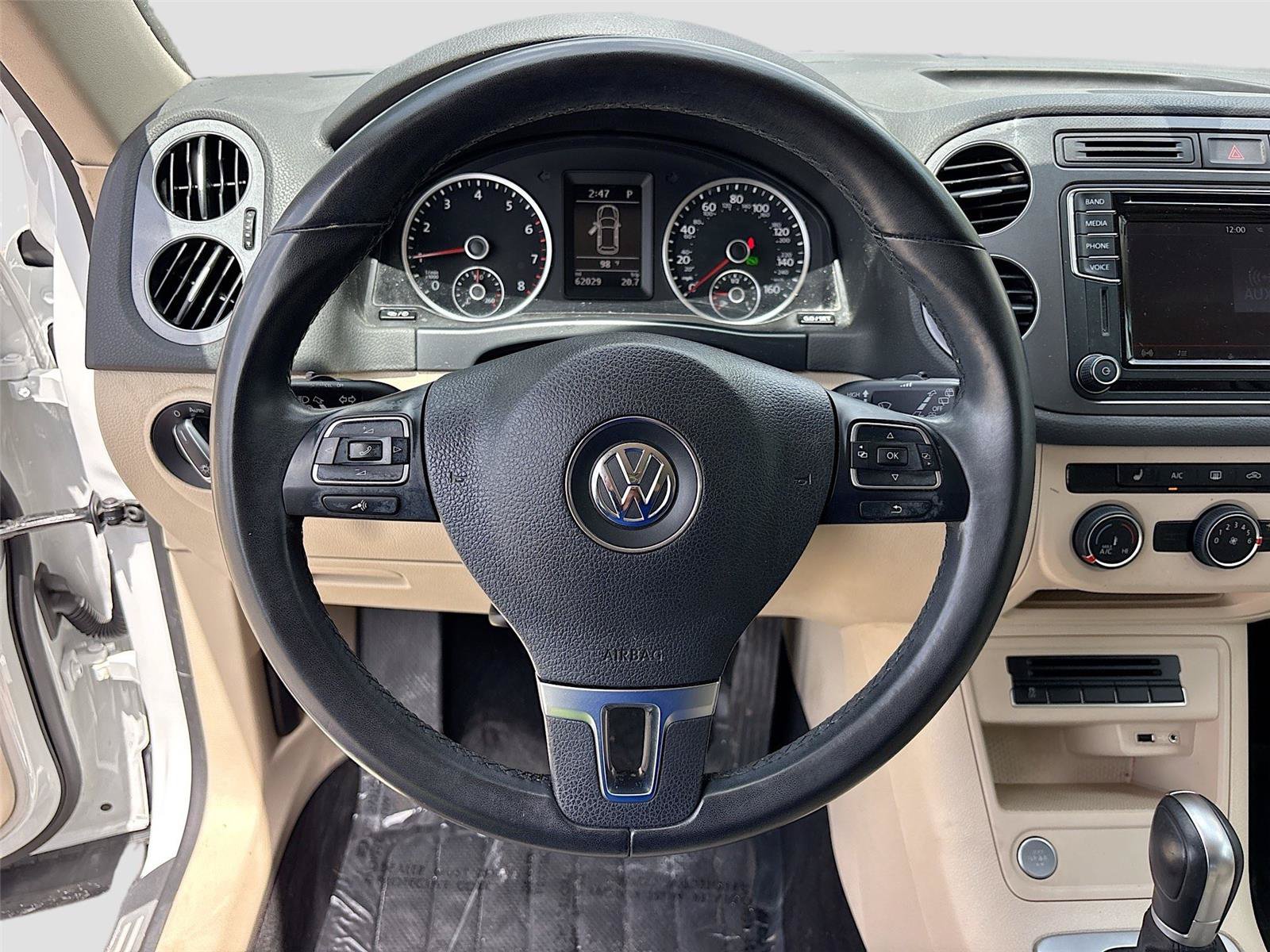 Used 2017 Volkswagen Tiguan S FWD image 11