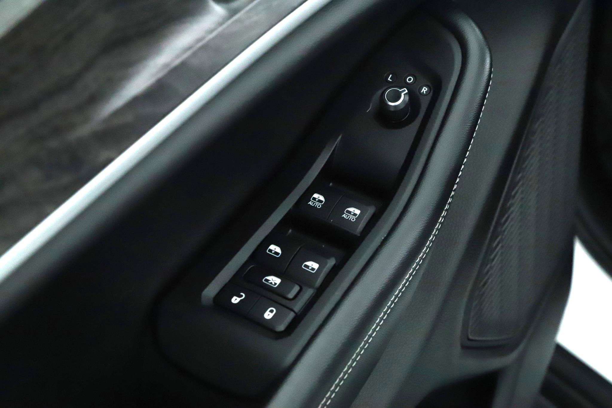 Used 2023 Jeep Grand Cherokee Limited image 7