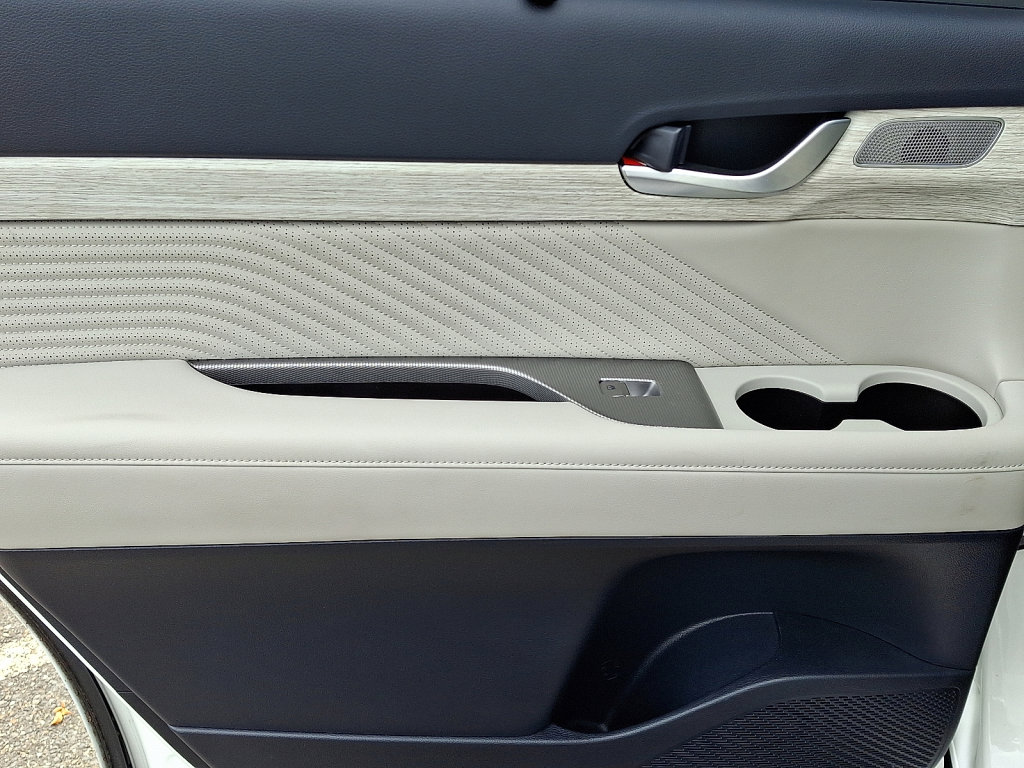 Used 2025 Hyundai Palisade Calligraphy image 19