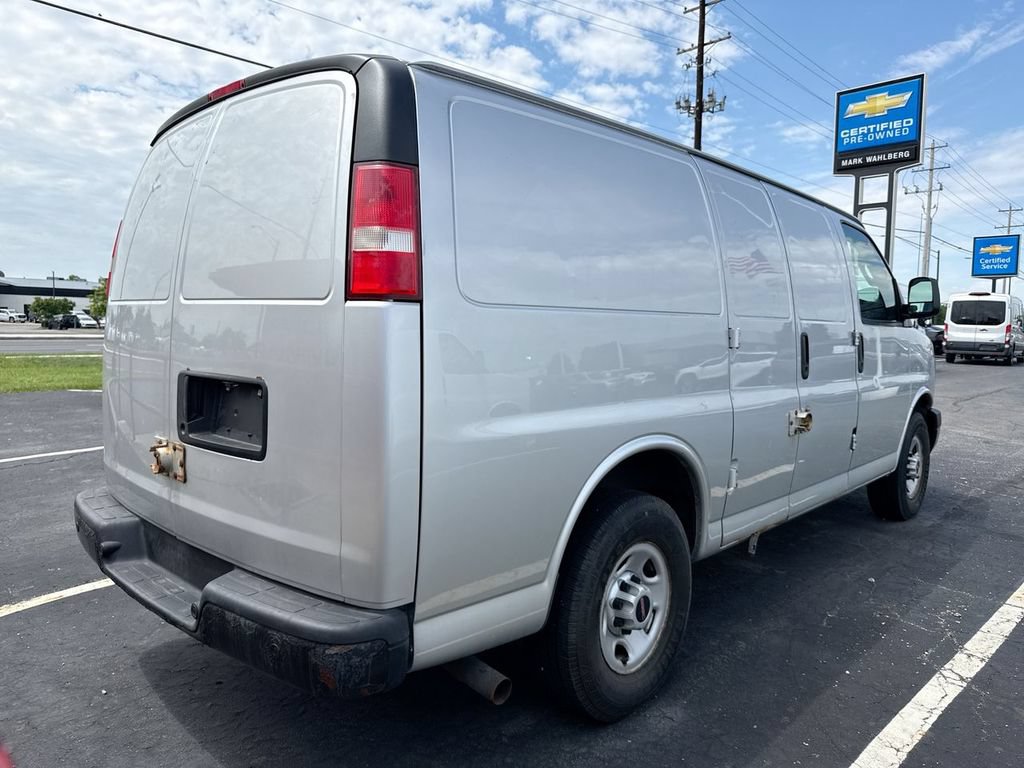 Used 2016 GMC Savana 2500 RWD image 4
