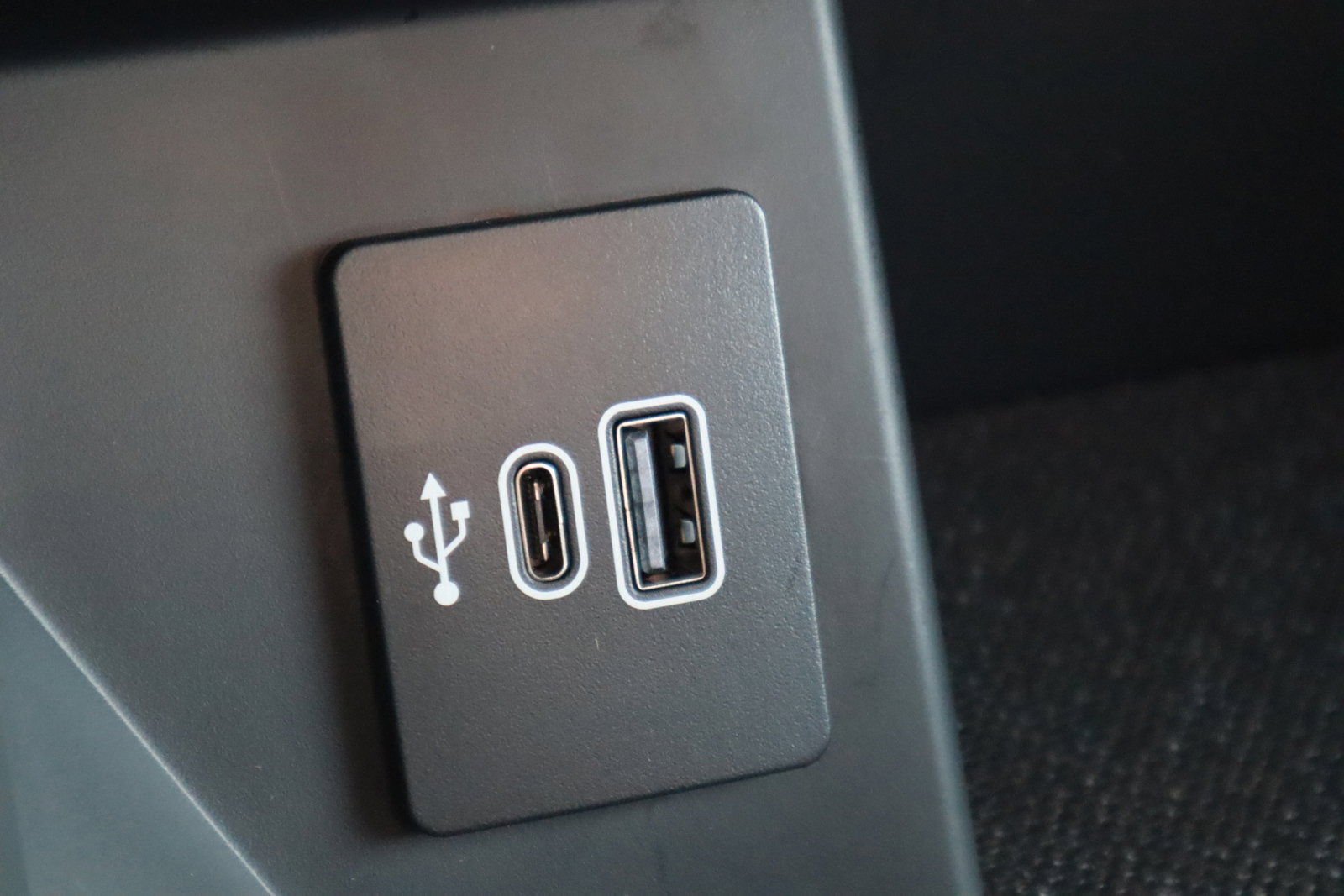 New 2025 Ford F150 Lariat w/ Equipment Group 501A Mid image 28