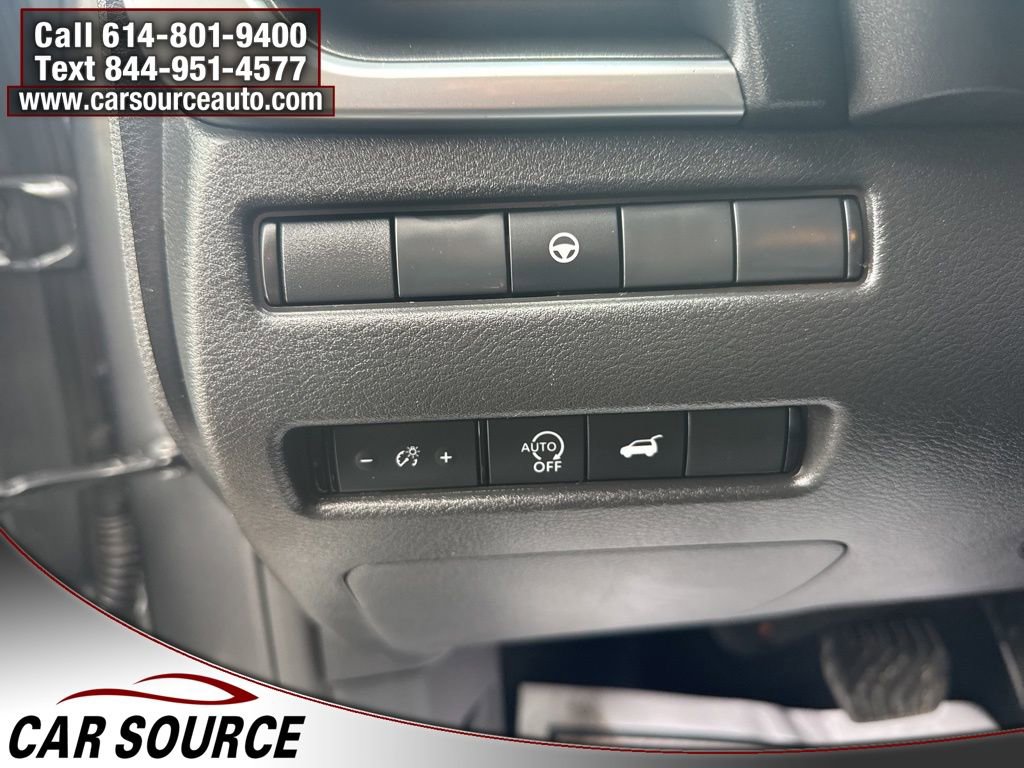 Used 2024 Nissan Rogue SV AWD/4WD image 19
