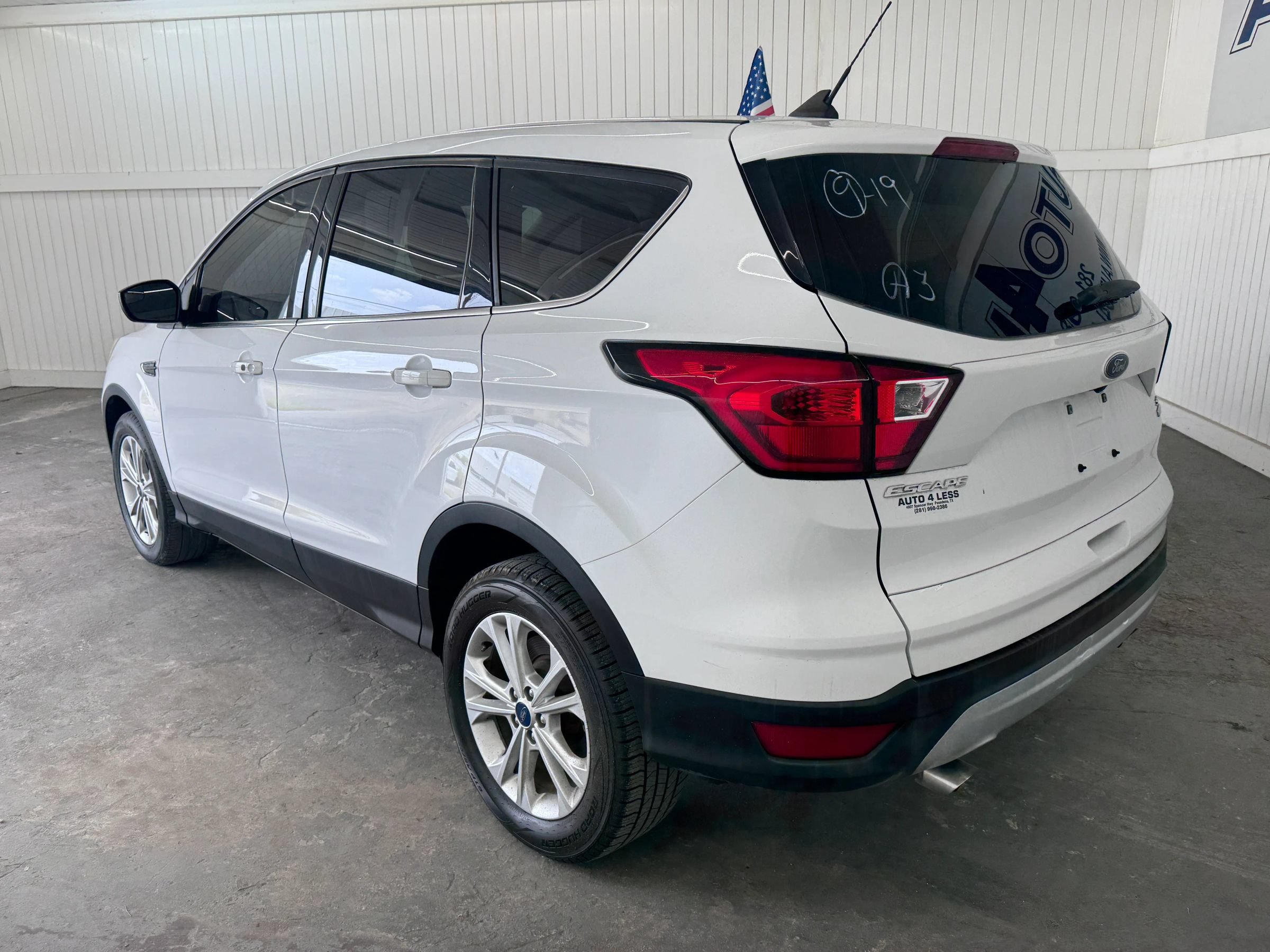 Used 2019 Ford Escape SE FWD image 7