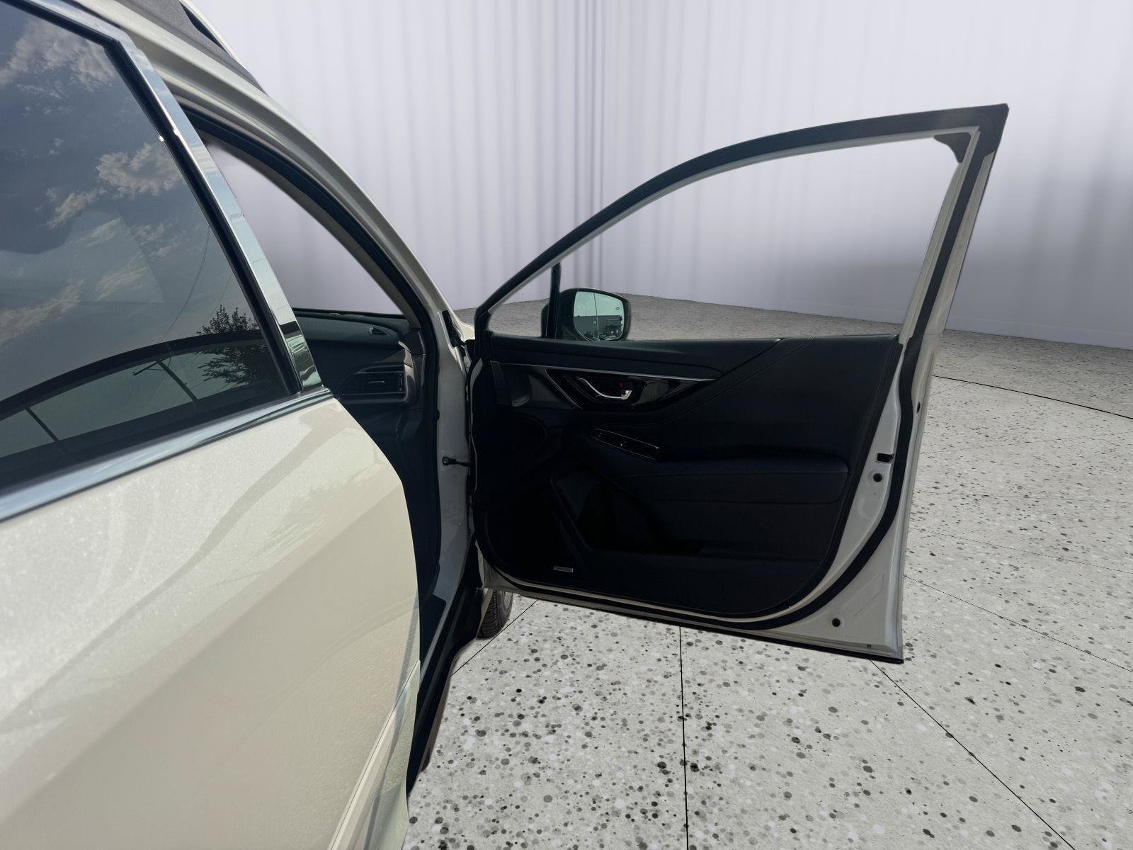 Used 2024 Subaru Outback Touring XT AWD/4WD image 38