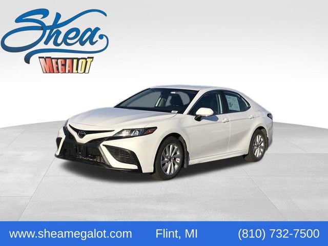Used 2023 Toyota Camry SE image 1