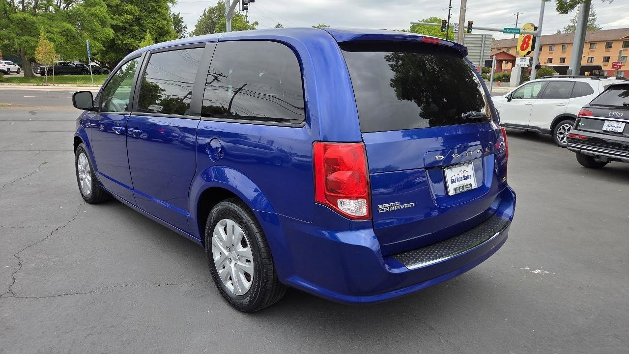 Used 2018 Dodge Grand Caravan SE w/ UConnect Hands-Free Group FWD image 11
