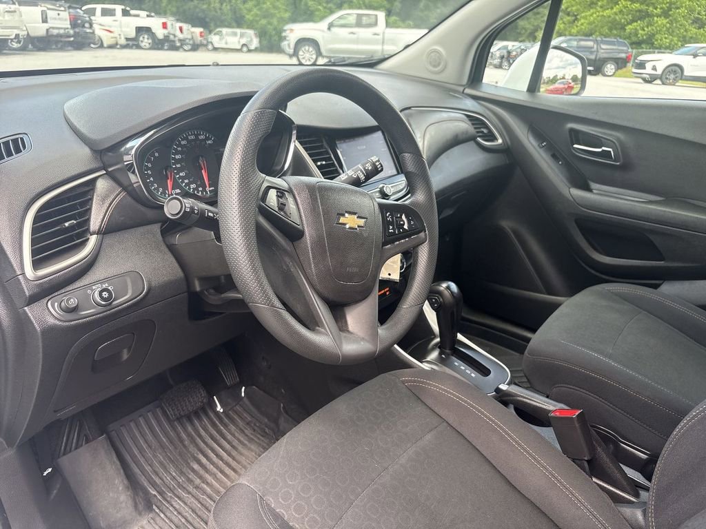 Used 2020 Chevrolet Trax LS w/ Tint and Cruise Package FWD image 10