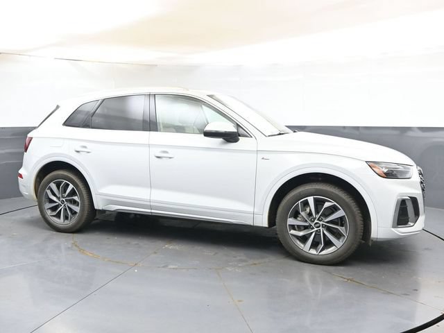 Used 2023 Audi Q5 2.0T Premium Plus w/ Premium Plus Package AWD/4WD image 7