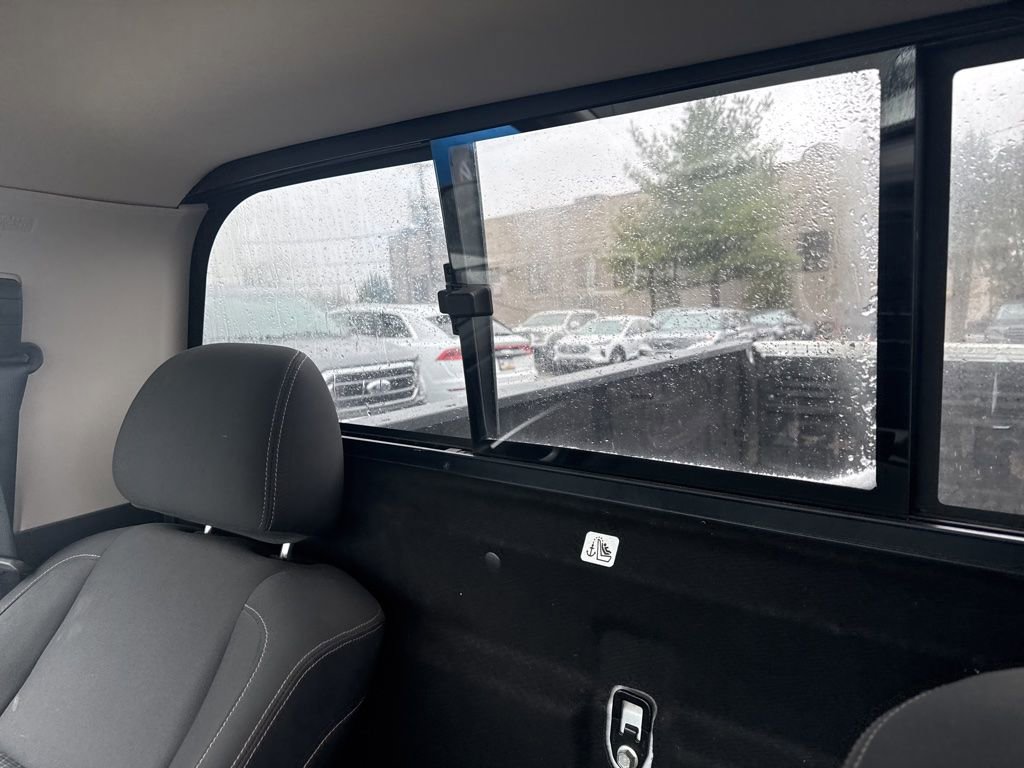 Used 2017 Nissan Titan SV image 14