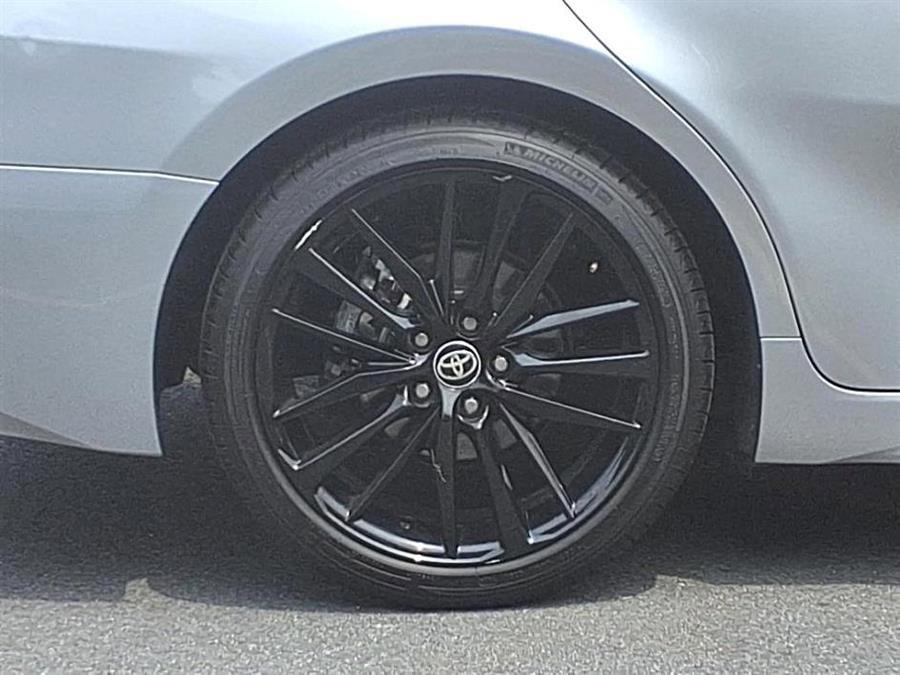 Used 2021 Toyota Camry XSE image 5