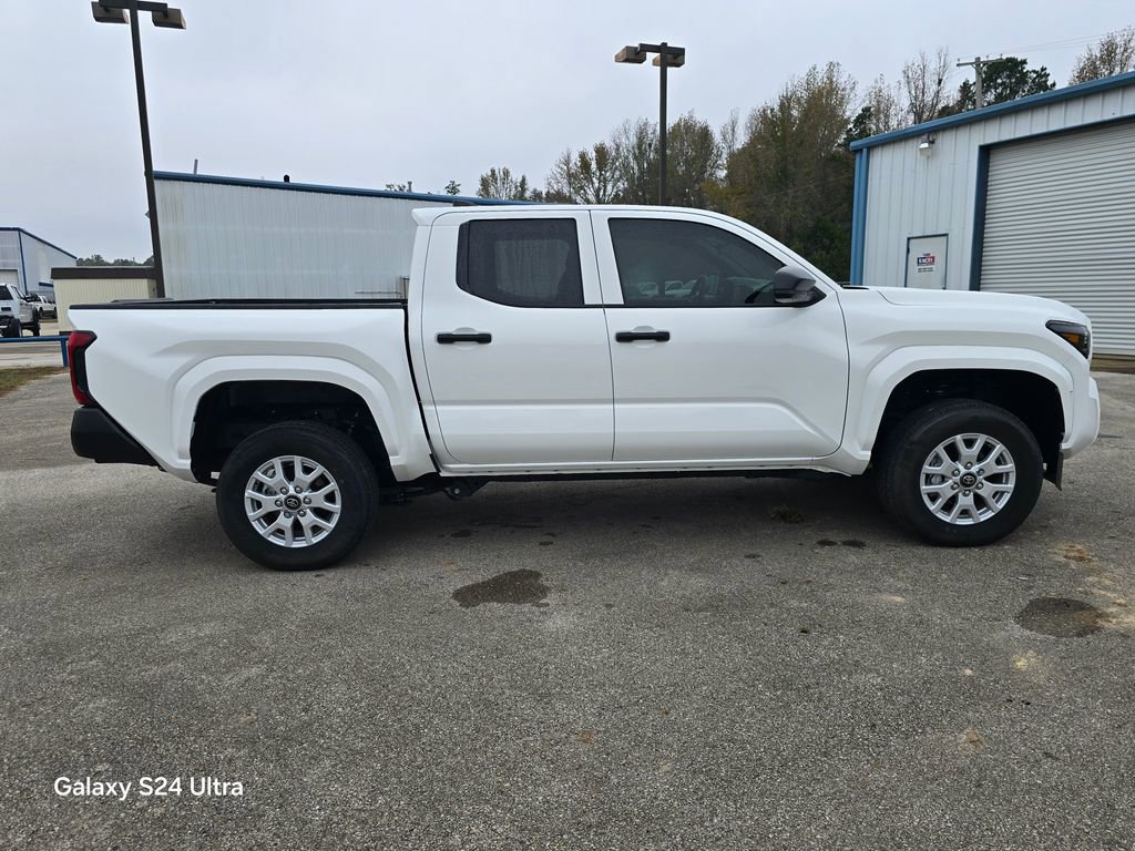 Used 2025 Toyota Tacoma SR image 6