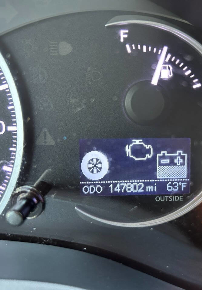 Used 2013 Lexus CT 200h FWD image 29