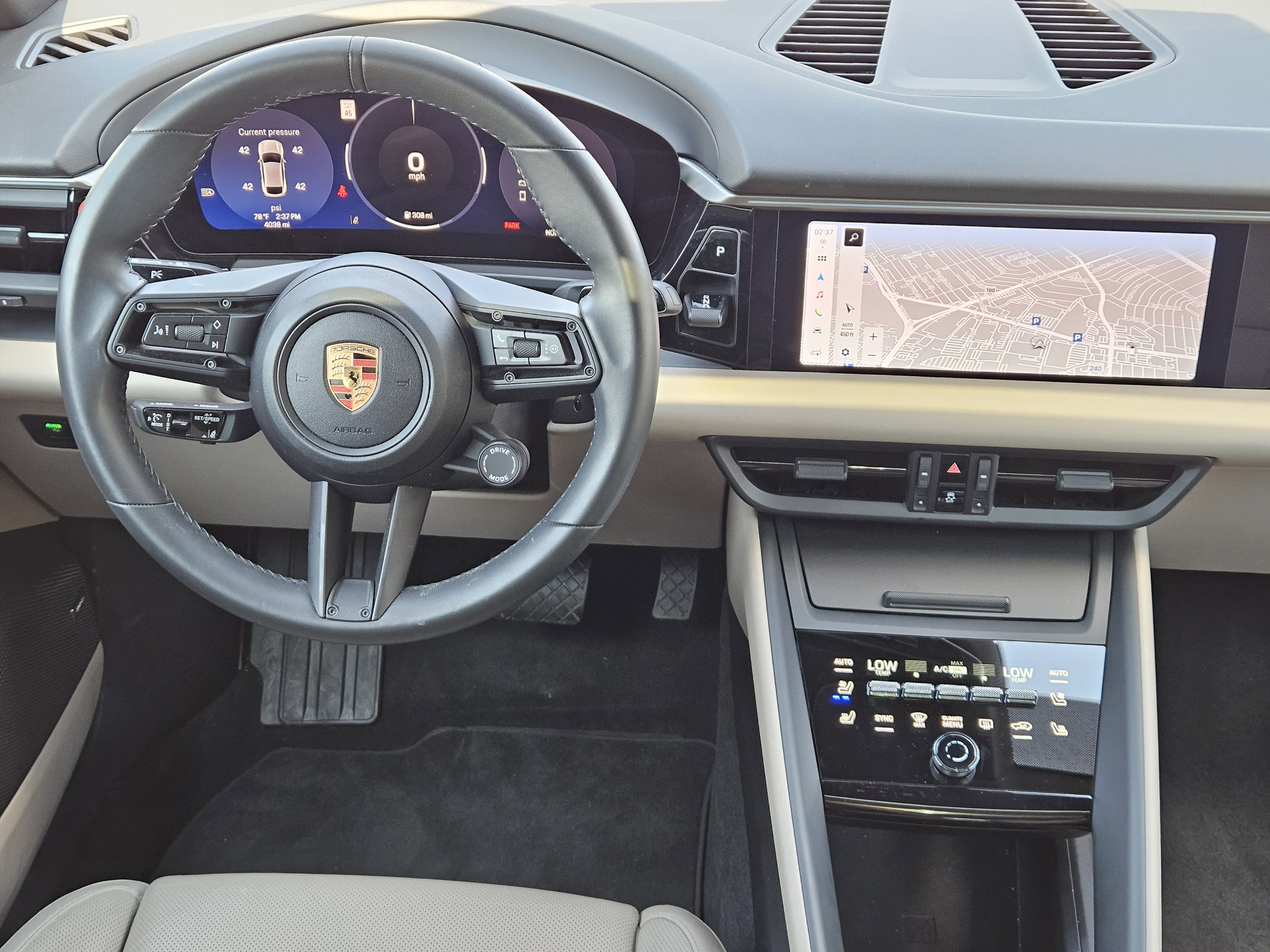 Certified 2025 Porsche Macan 4 Electric image 25