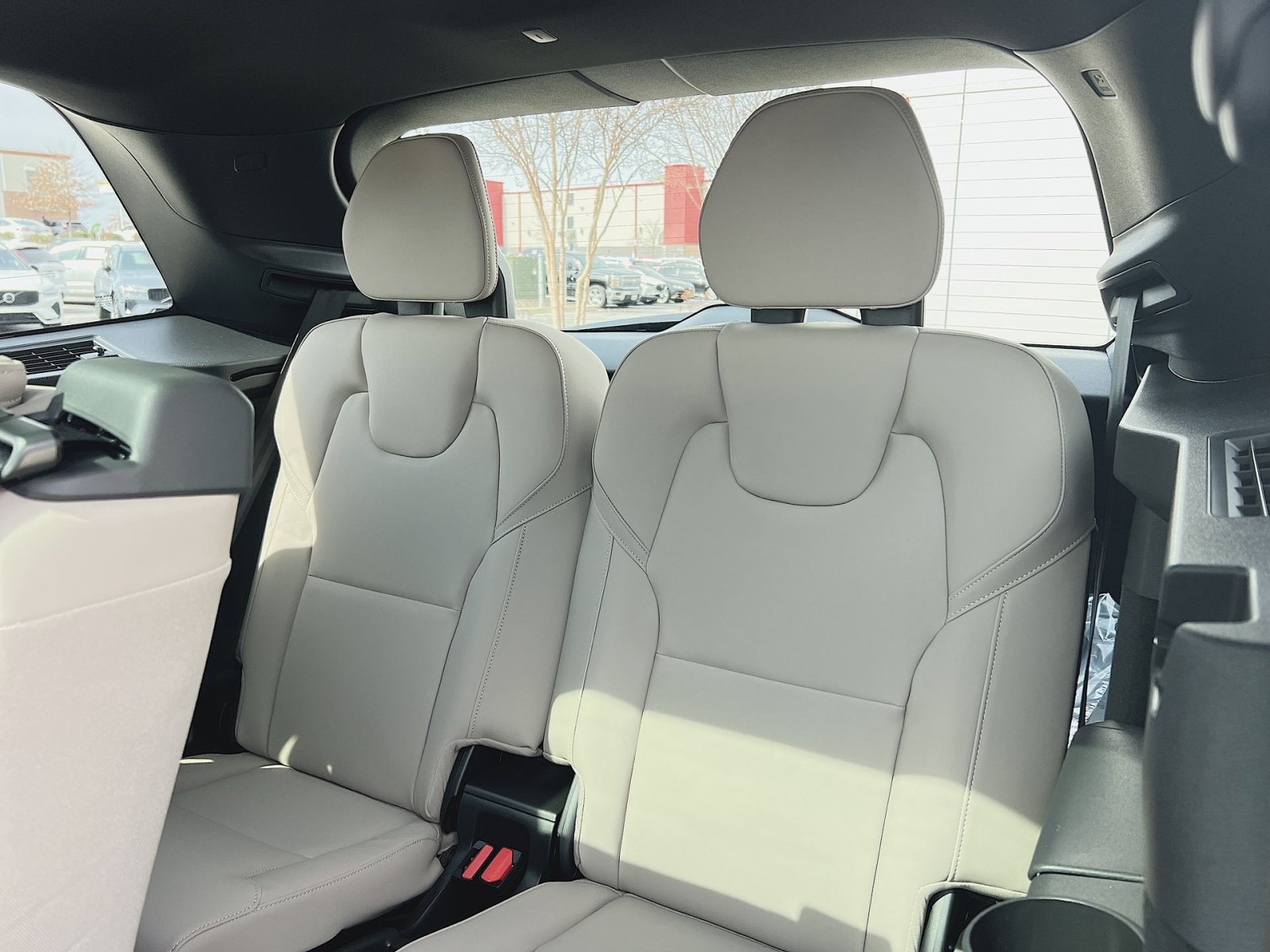 New 2026 Volvo XC90 T8 Plus w/ Protection Package Premier AWD/4WD image 34