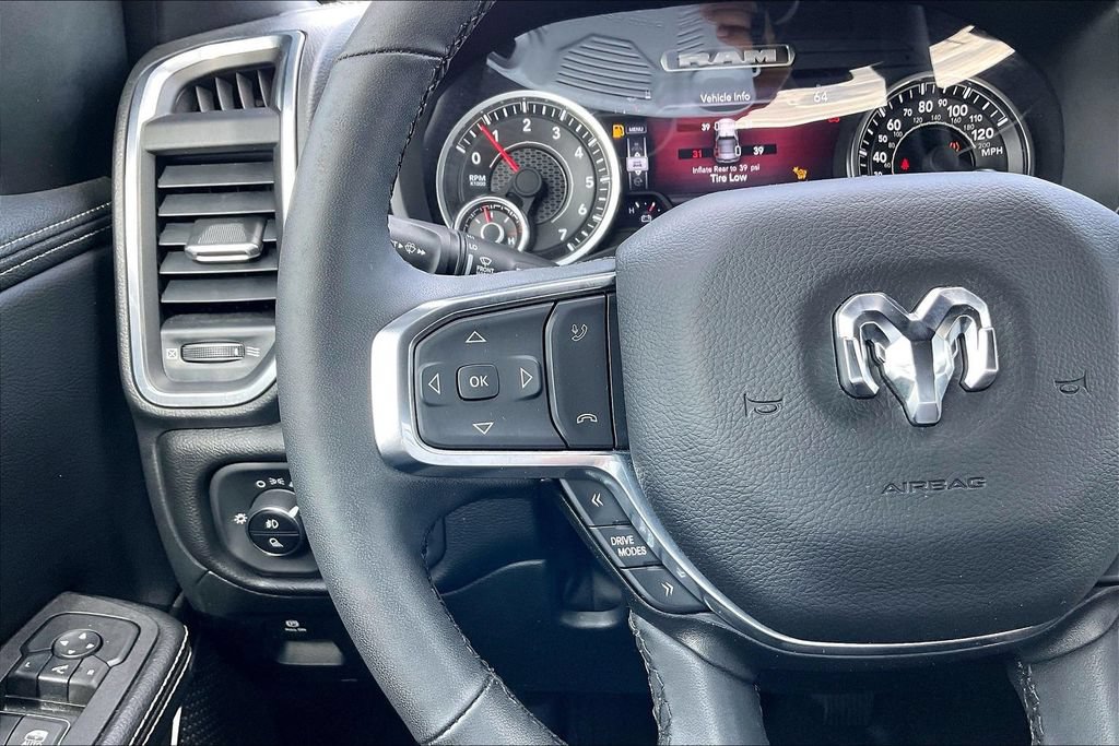 Used 2025 RAM 1500 Laramie w/ Sport Appearance Package AWD/4WD image 10