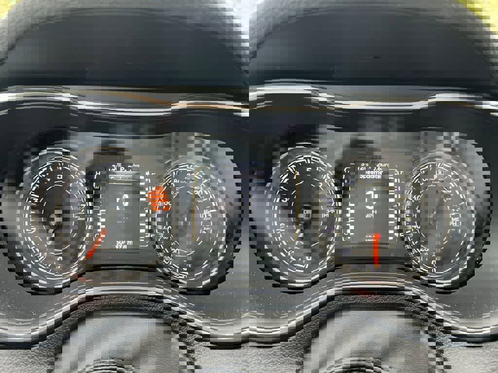 Used 2019 Jeep Cherokee Latitude w/ Cold Weather Group image 26