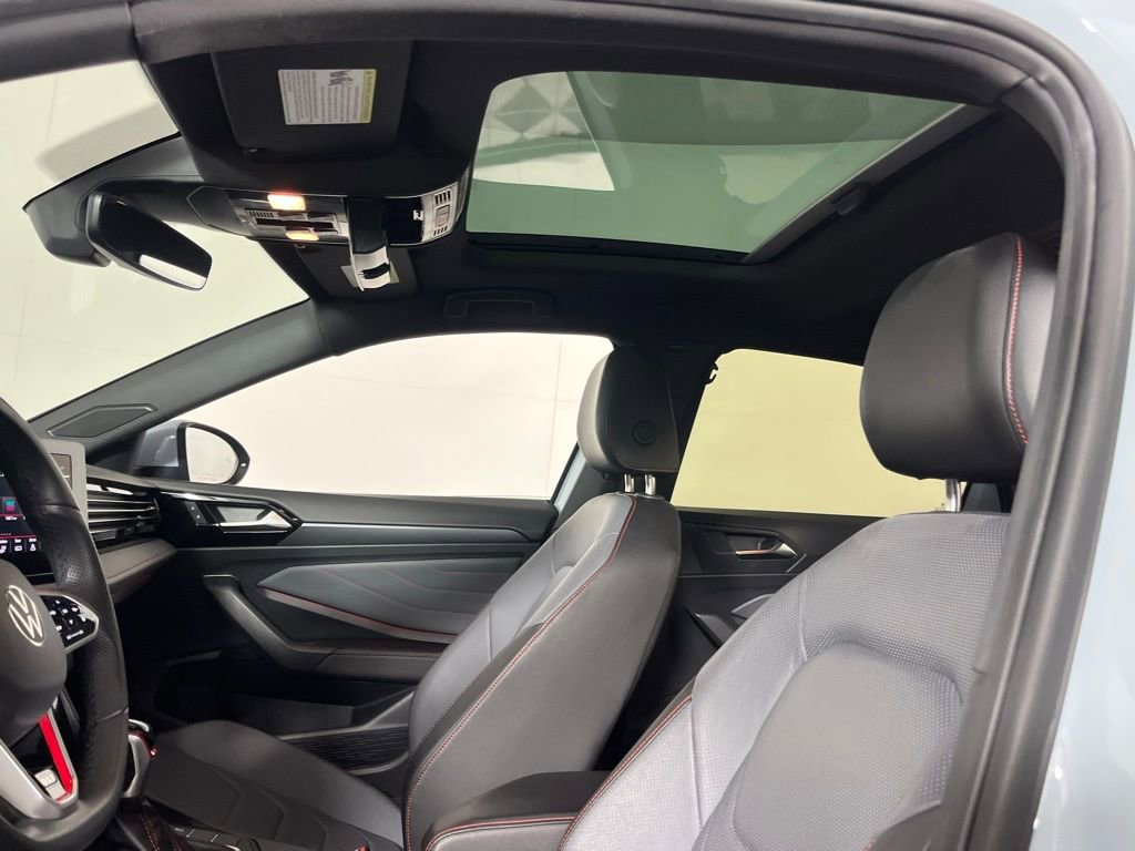 Used 2025 Volkswagen Jetta GLI Autobahn image 23
