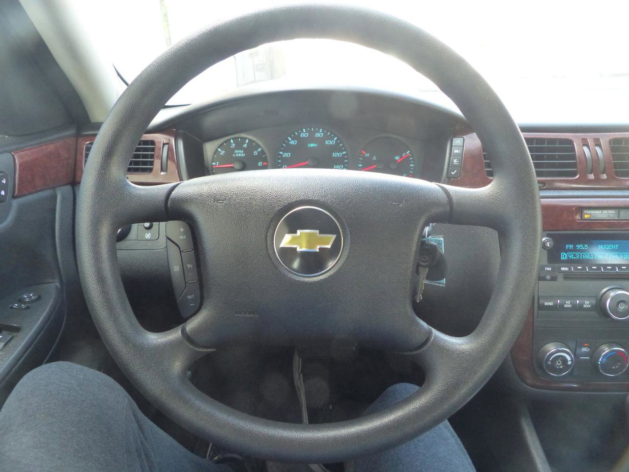 Used 2011 Chevrolet Impala LS FWD image 19