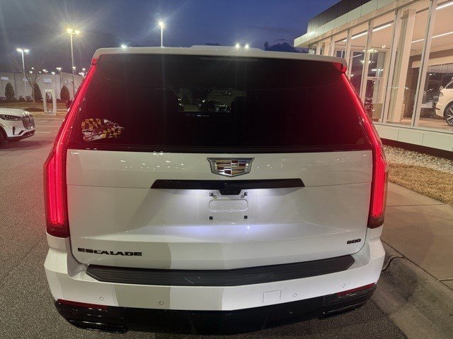 Used 2025 Cadillac Escalade Premium Luxury image 7