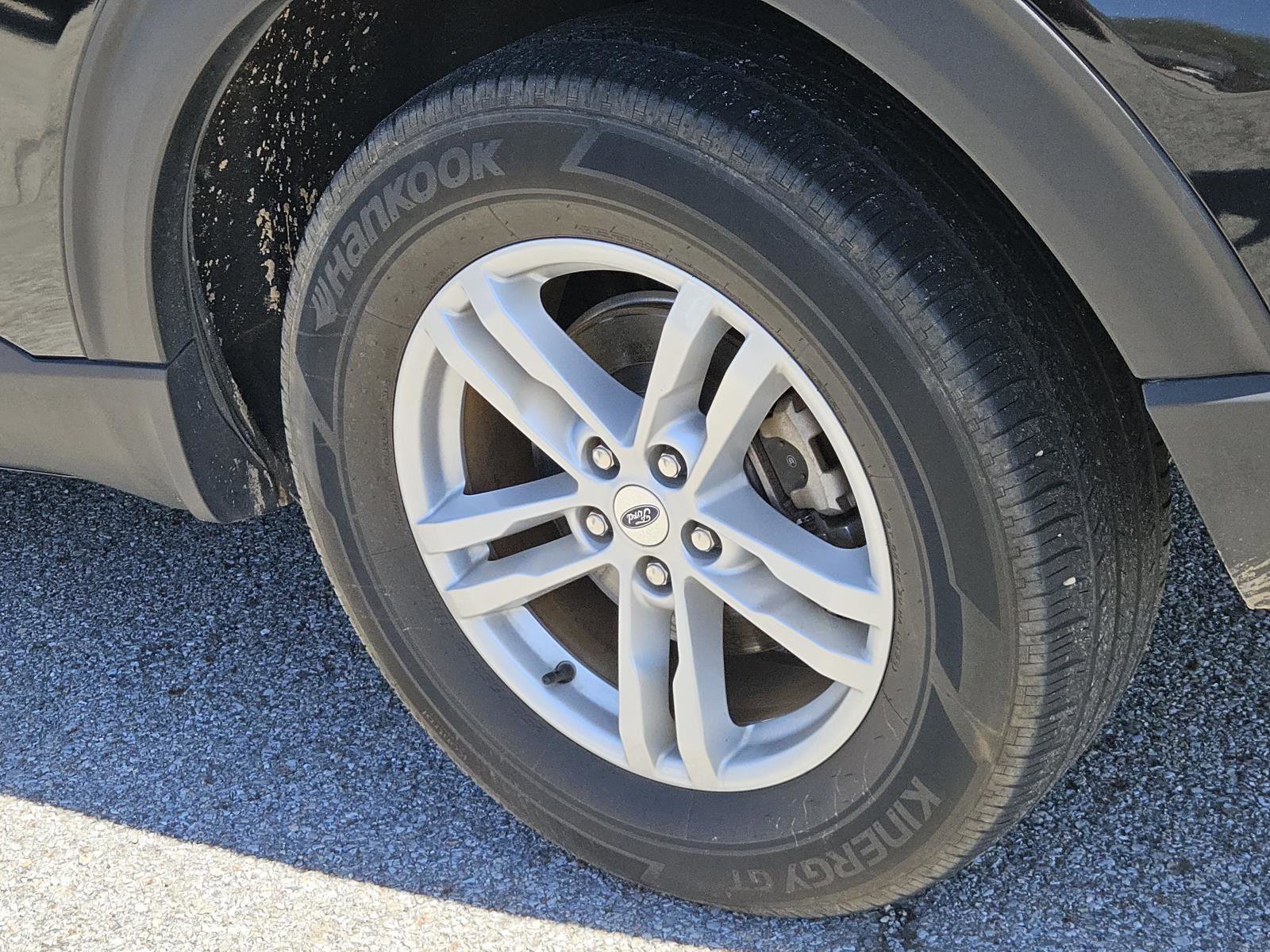 Used 2023 Ford Explorer XLT w/ Equipment Group 202A image 7