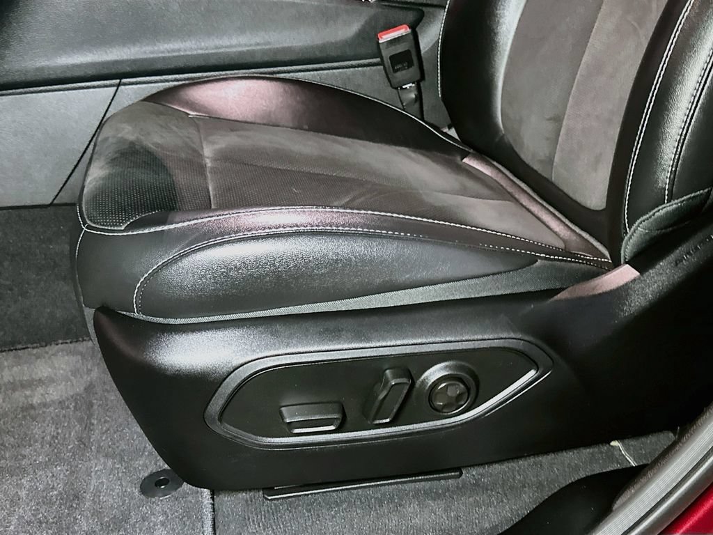 Used 2023 Jeep Grand Cherokee Altitude RWD image 16