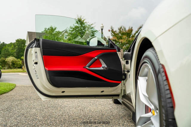 Used 2019 Ferrari 812 Superfast image 30