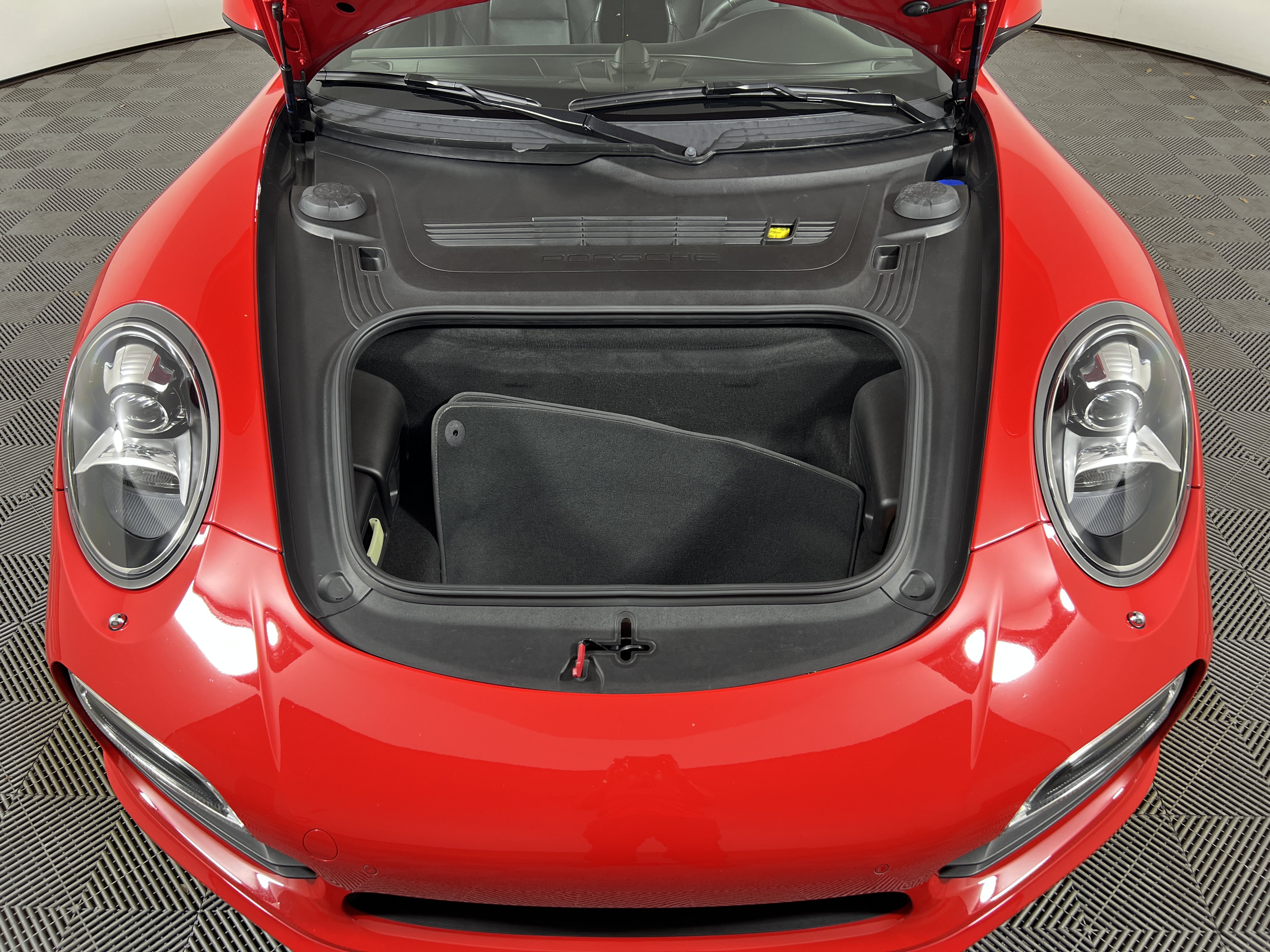 Certified 2015 Porsche 911 4 Cabriolet AWD/4WD image 22