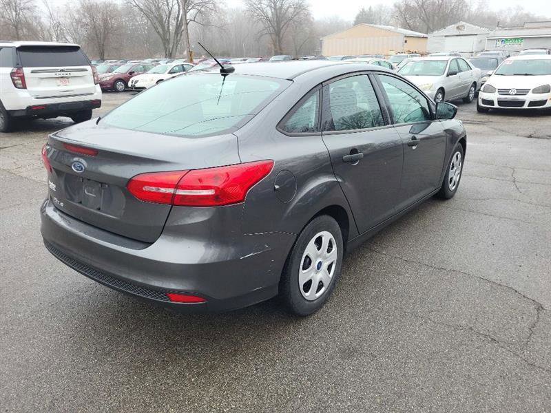 Used 2018 Ford Focus S image 4