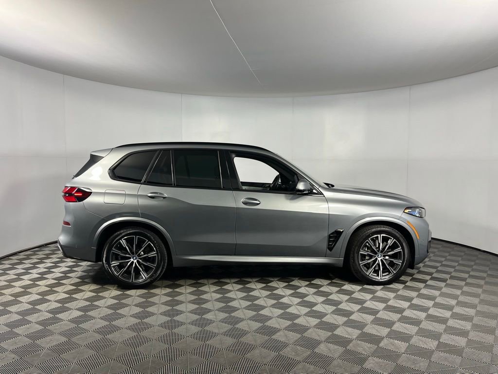Used 2025 BMW X5 xDrive50e w/ M Sport Package image 3