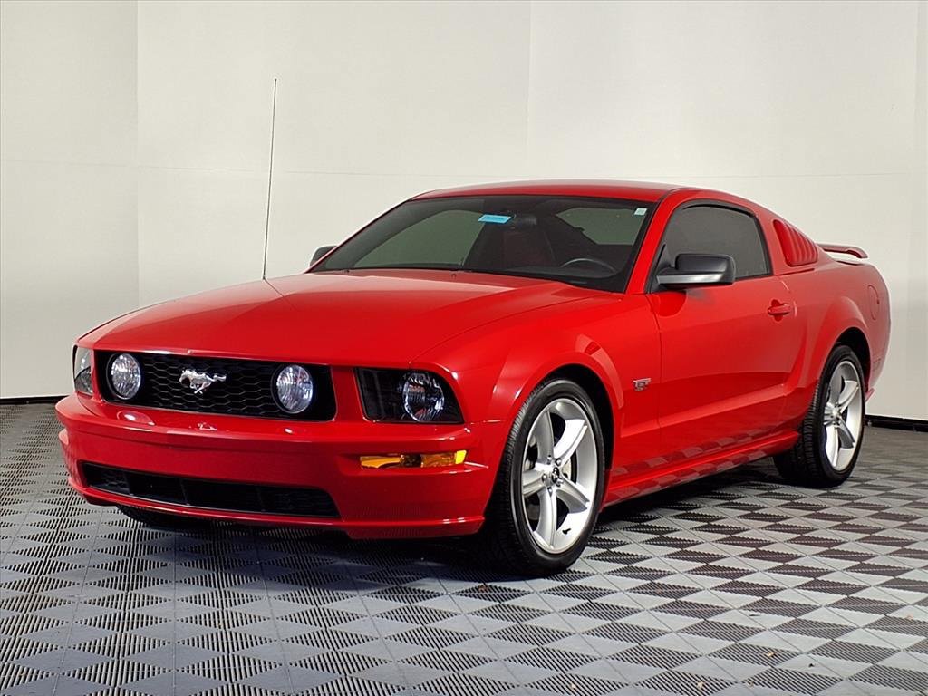 Used 2005 Ford Mustang GT image 3