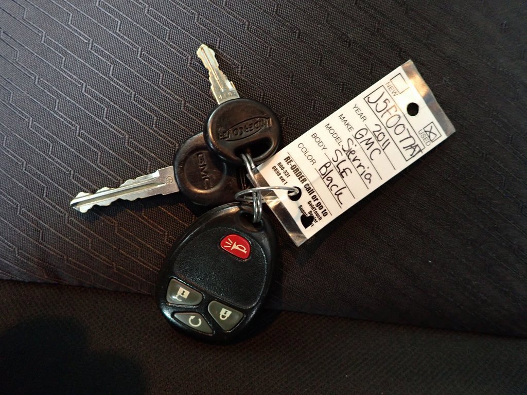 Used 2011 GMC Sierra 1500 SLE w/ Power Tech Package image 32