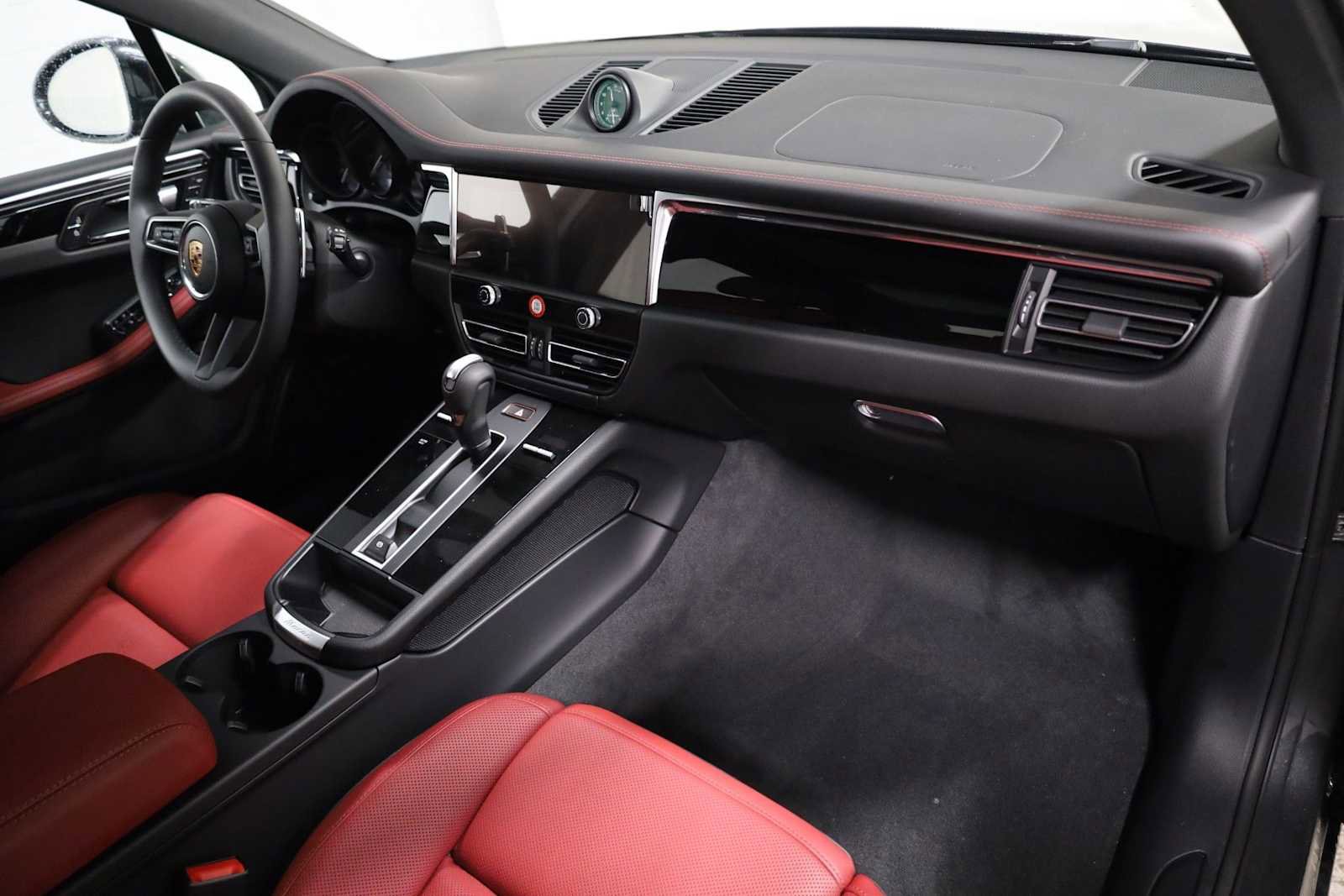 New 2026 Porsche Macan image 6