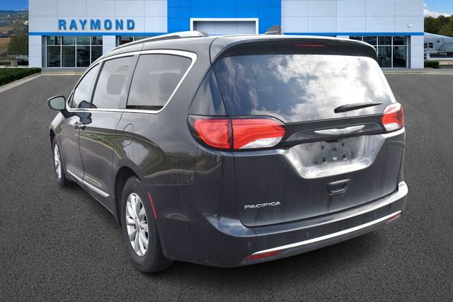 Used 2018 Chrysler Pacifica Touring-L Plus image 5